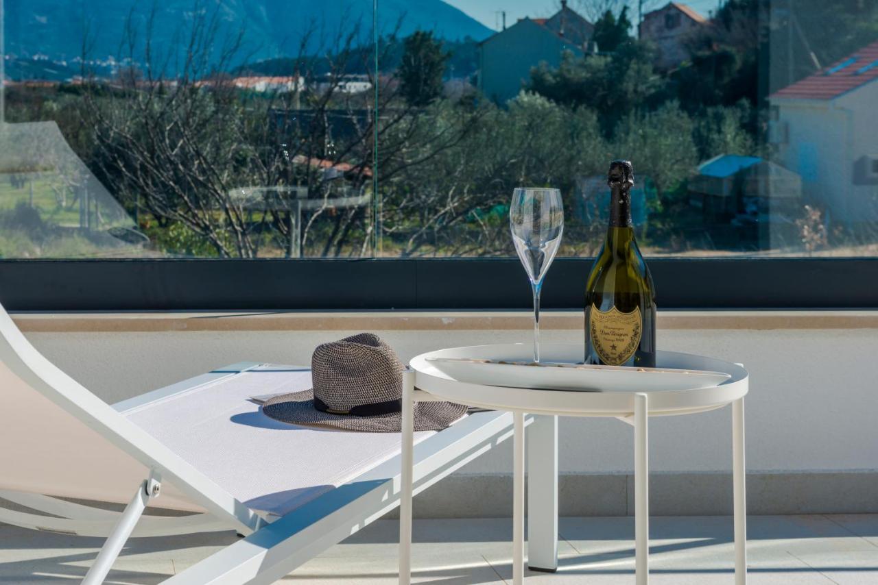 Villa Invigo - Brand New Private Pool Villa مْليني المظهر الخارجي الصورة
