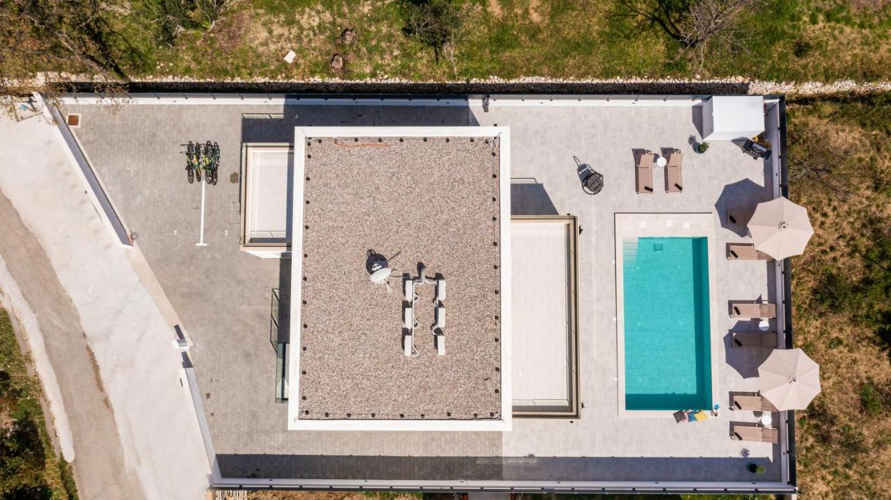 Villa Invigo - Brand New Private Pool Villa مْليني المظهر الخارجي الصورة