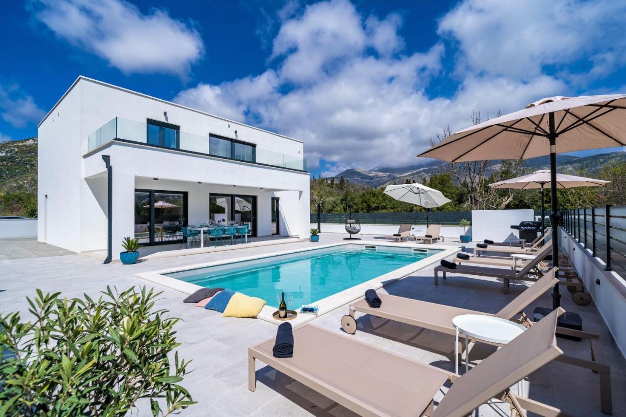 Villa Invigo - Brand New Private Pool Villa مْليني المظهر الخارجي الصورة