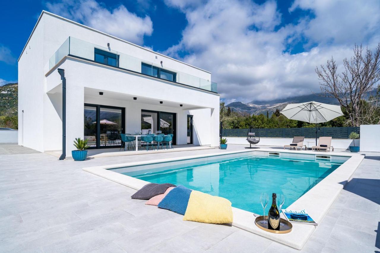 Villa Invigo - Brand New Private Pool Villa مْليني المظهر الخارجي الصورة